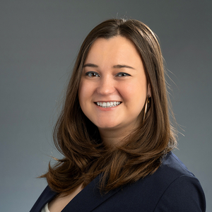 Caitlin Davis headshot