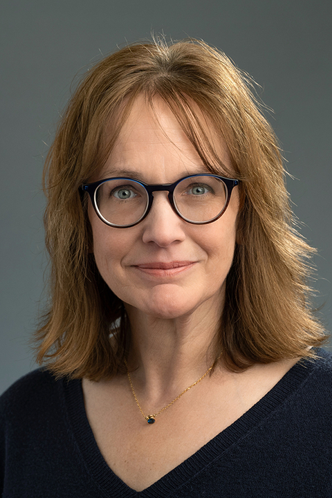 Dawn Finaldi headshot