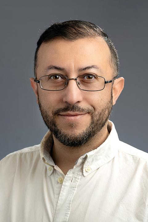 Estanislau Pazmino headshot